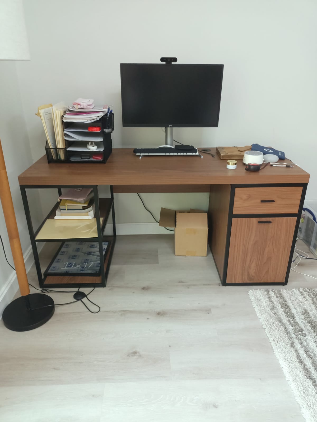 Original photo of wood-look office desk with monitor and accessories