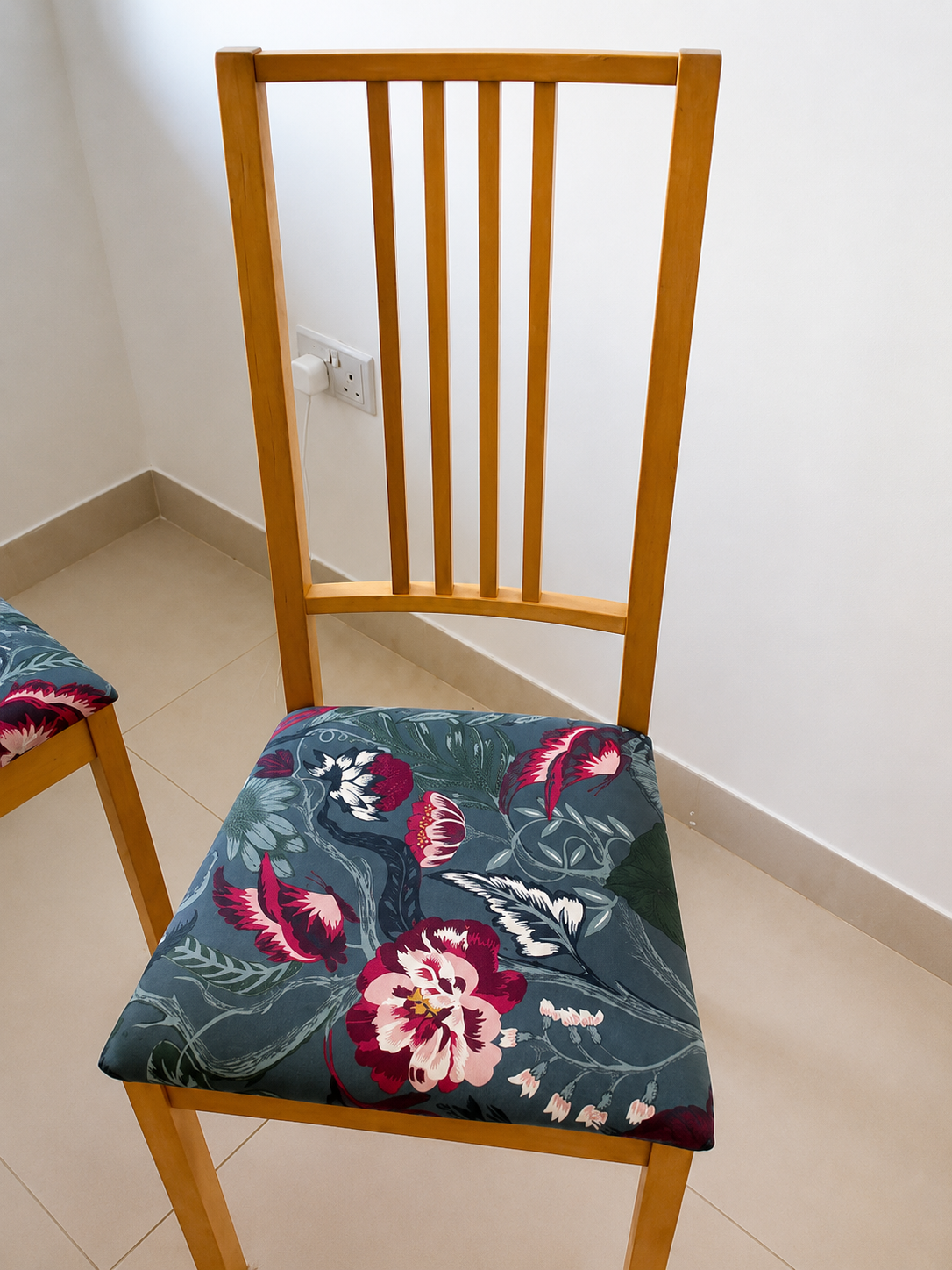 IKEA extendable dining table and 6 chairs for sale