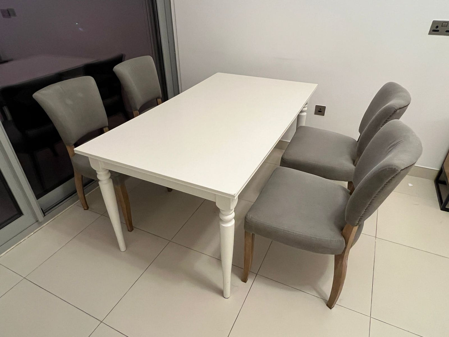 IKEA Ingatorp extendable dining table