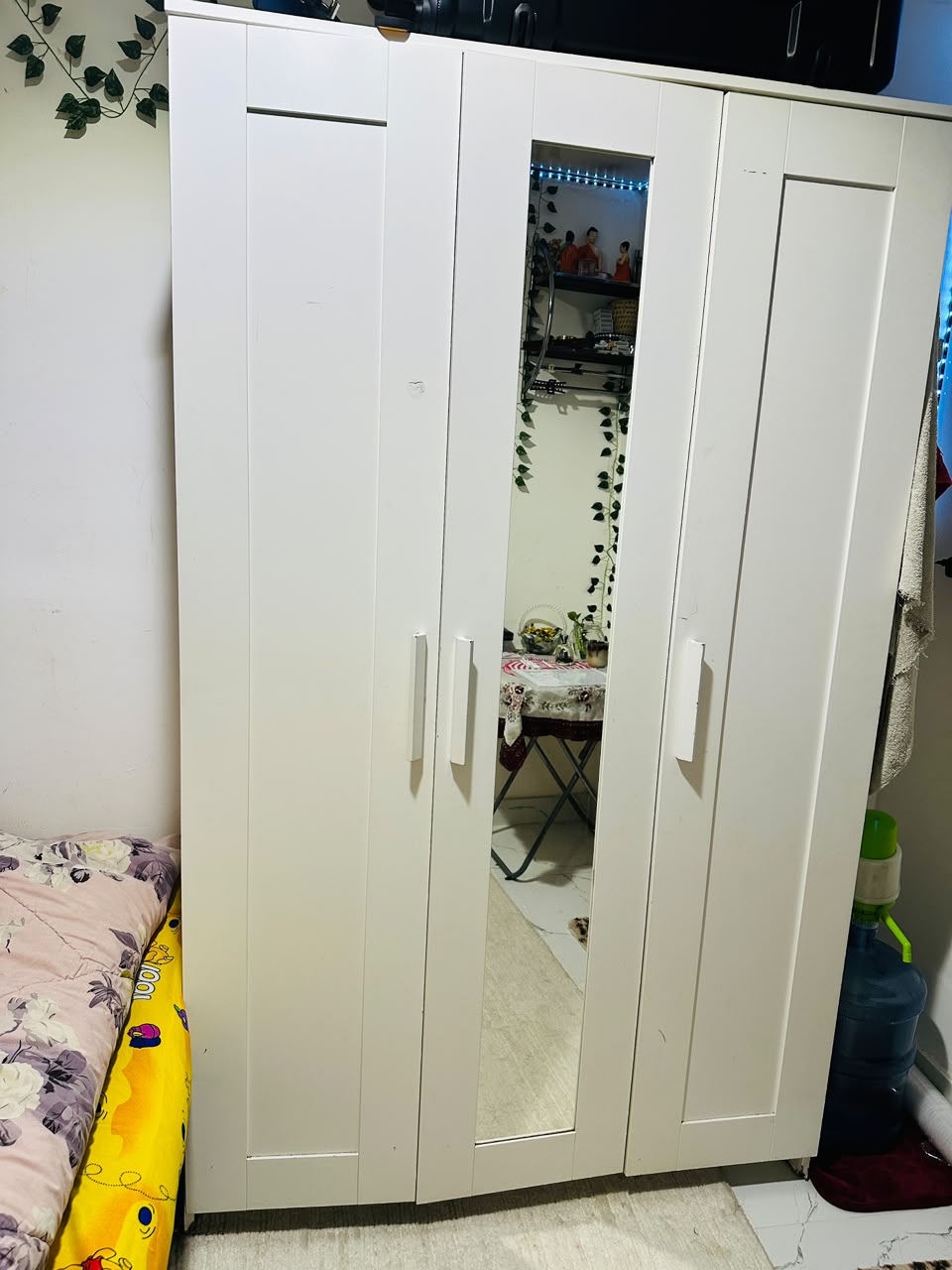 White 3-door wardrobe with mirror panel - front view