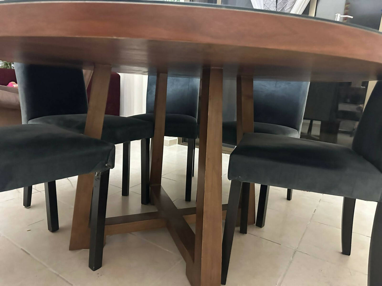6 seater round dining table set