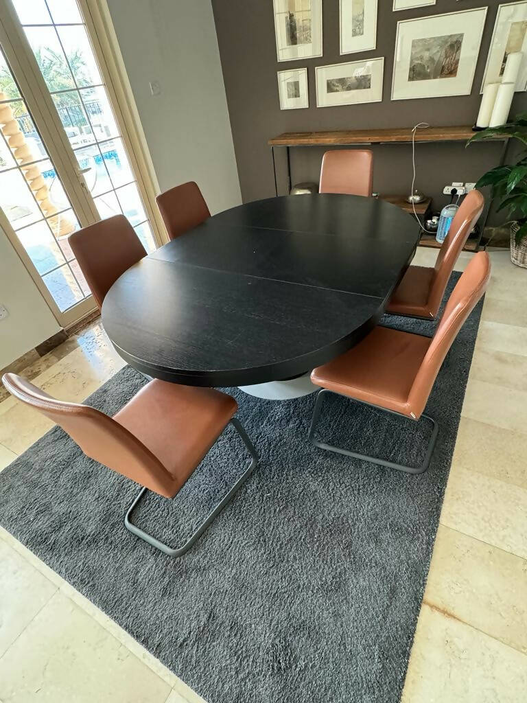 Bo Concept dining table set