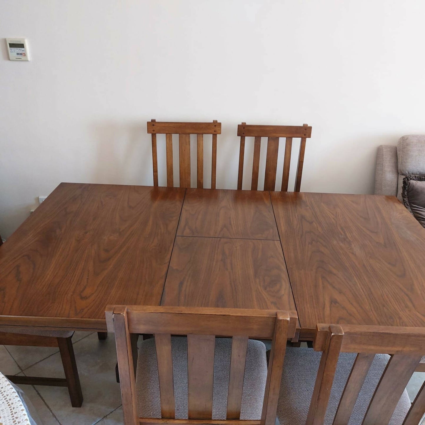 6 seater extendable dining table set